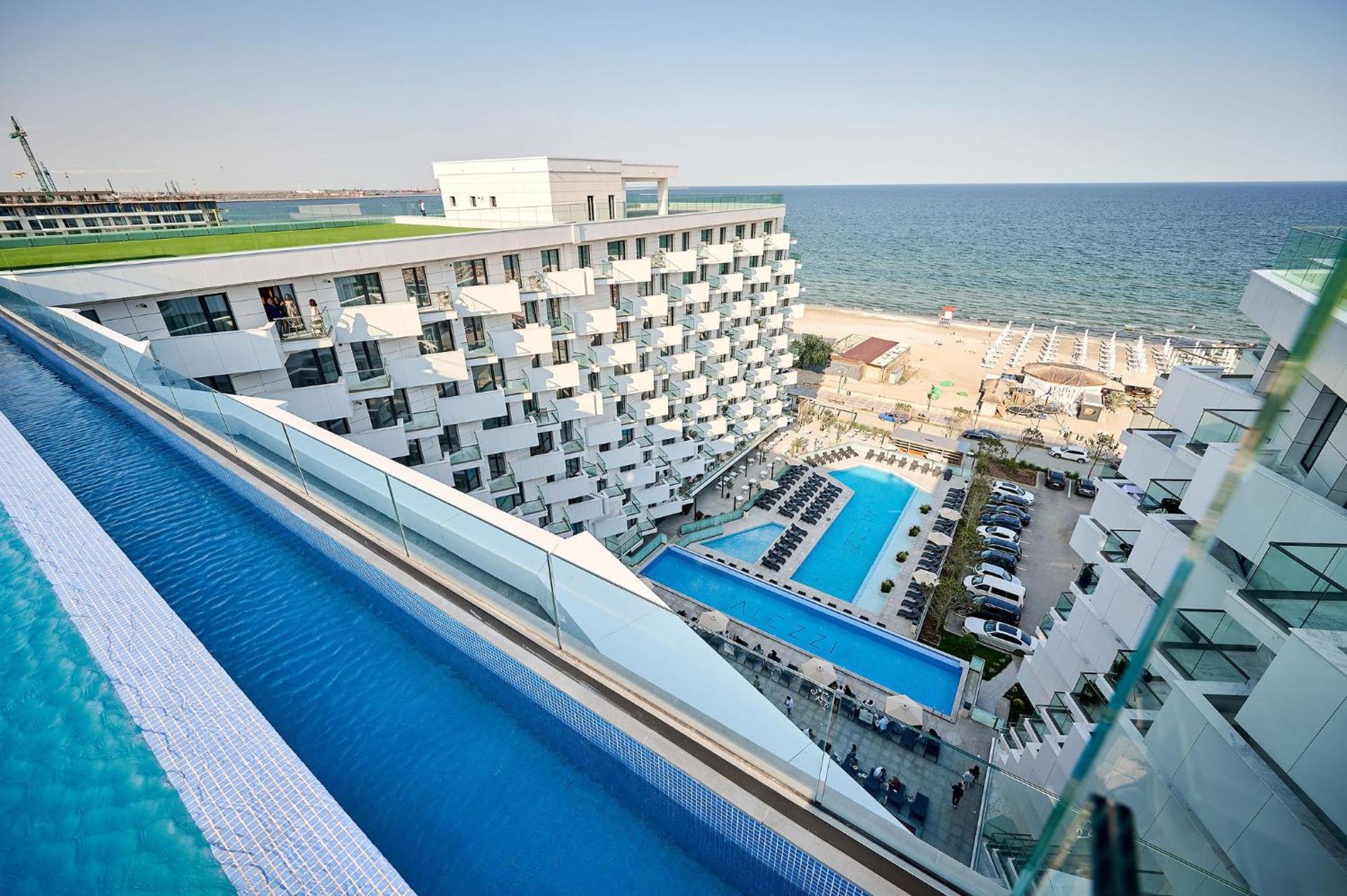 Sunset View In Infinity - Parking Mamaia